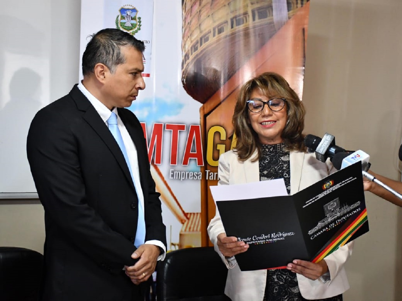 EMTAGAS recibe reconocimiento por su contribución al desarrollo de Tarija