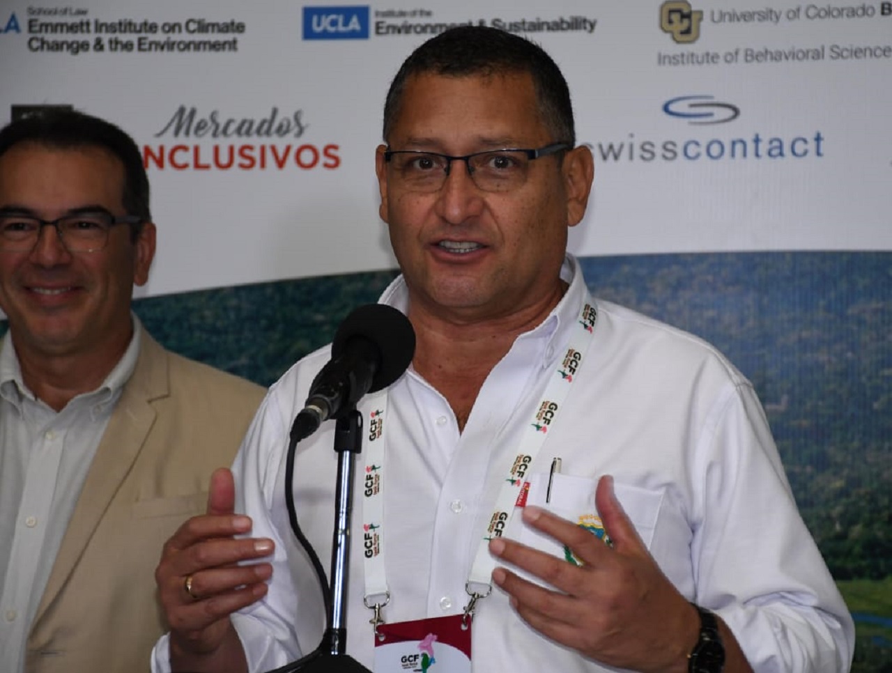 El Gobernador Oscar Montes propuso en Encuentro Internacional proteger América de incendios forestales