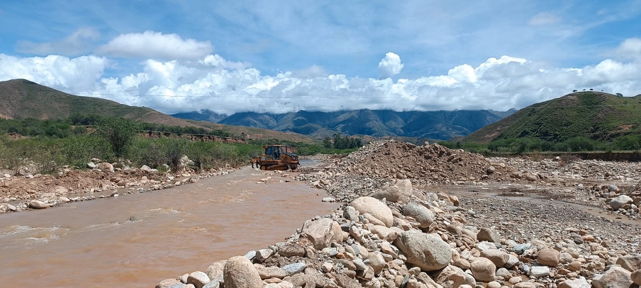 La DAV y la Subgobernación de Uriondo atendieron emergencias tras las lluvias