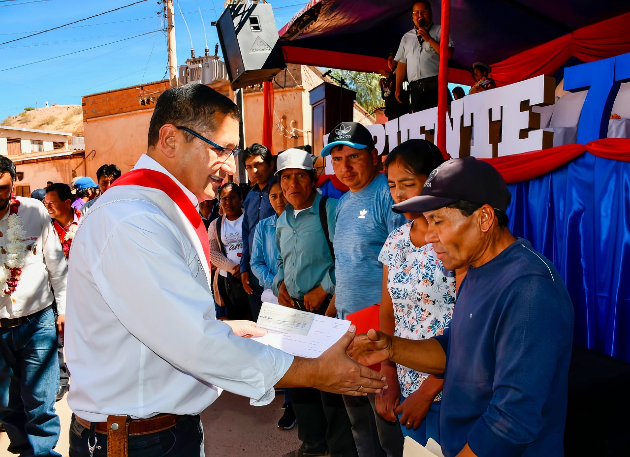 La Gobernación y la Alcaldía de El Puente firmaron Acuerdos para el desarrollo Local