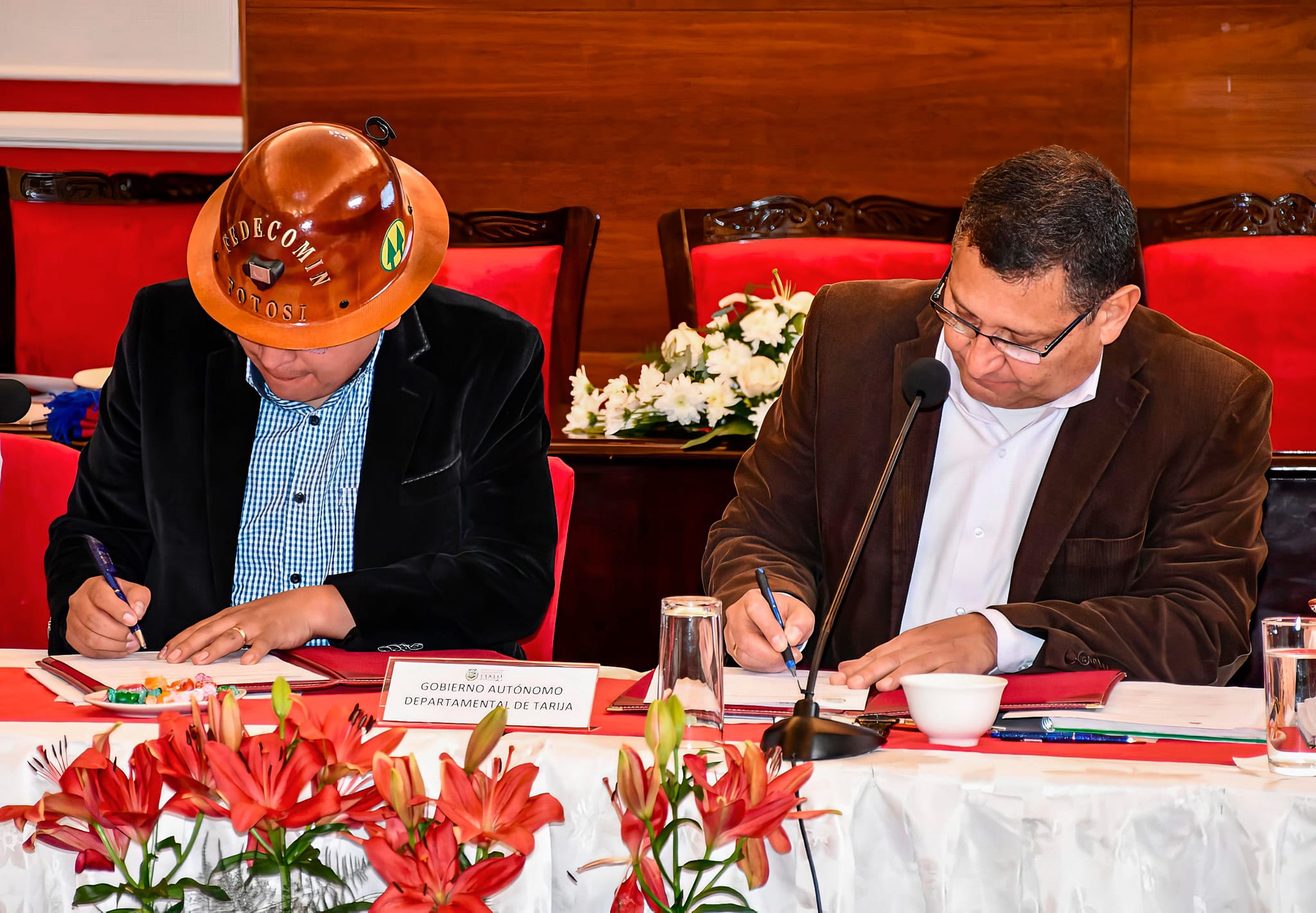 Gobernadores de Tarija y Potosí Firman Convenio para Construcción de Puente sobre río “San Juan del Oro”