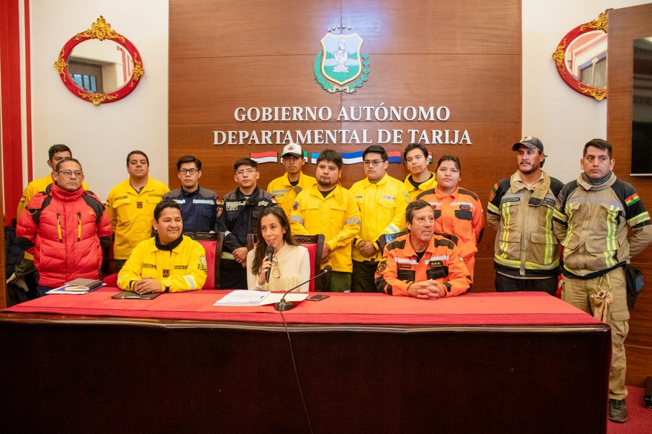 Gobernadora y grupos voluntarios envían a la ALDT primera ley departamental del Bombero Voluntario
