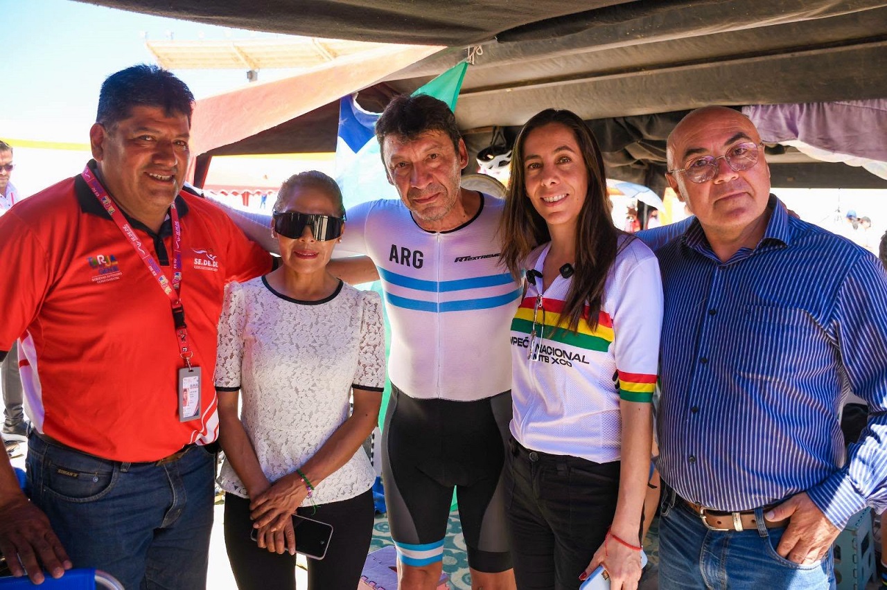 Tarija cierra con éxito tres jornadas del Panamericano Máster de Ciclismo en el Velódromo Departamental